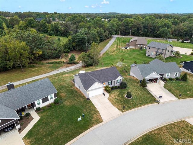 10 Majestic Lakes Court, Moscow Mills, MO 63362