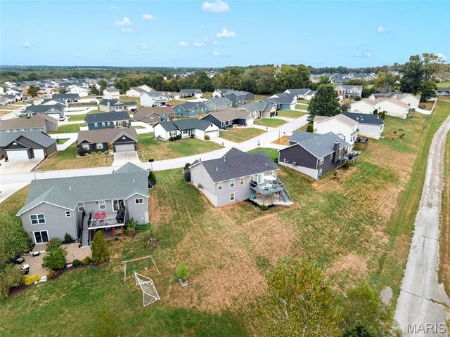 10 Majestic Lakes Court, Moscow Mills, MO 63362
