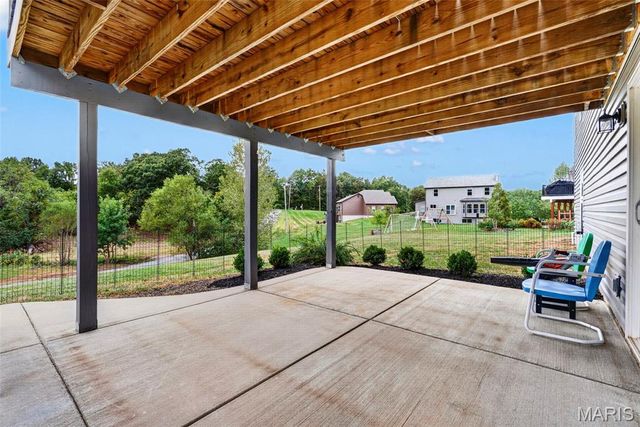 10 Majestic Lakes Court, Moscow Mills, MO 63362