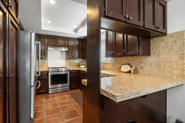 225 Sea Forest Ct, Del Mar, CA 92014