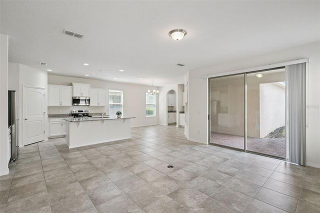 16031 PEBBLE BLUFF LOOP, Winter Garden, FL 34787