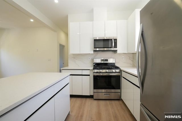 776 Bergen Street 1L, Newark, NJ 07108