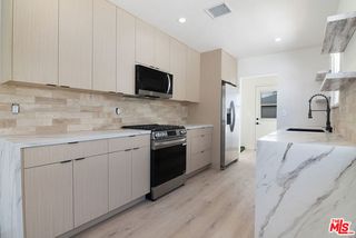 17638 Welby Way, Van Nuys (los Angeles), CA 91406