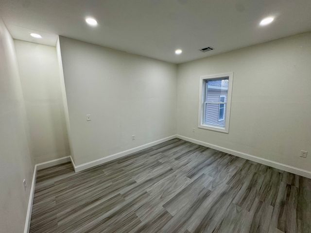 344 Hilldale Ave, Haverhill, MA 01832