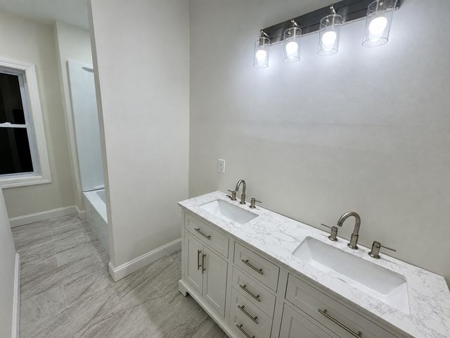 344 Hilldale Ave, Haverhill, MA 01832