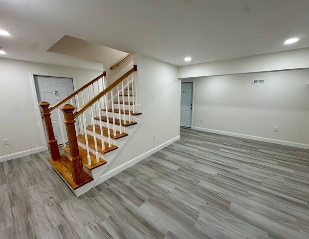 344 Hilldale Ave, Haverhill, MA 01832