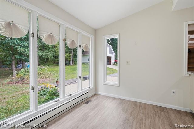 7125 Ridgewood Road, Clarkston, MI 48346