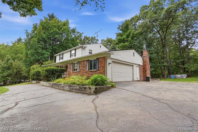 7125 Ridgewood Road, Clarkston, MI 48346