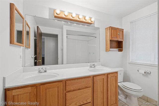 7125 Ridgewood Road, Clarkston, MI 48346
