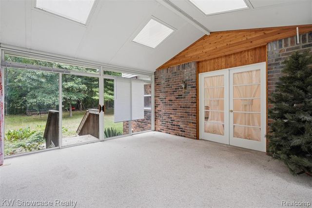7125 Ridgewood Road, Clarkston, MI 48346
