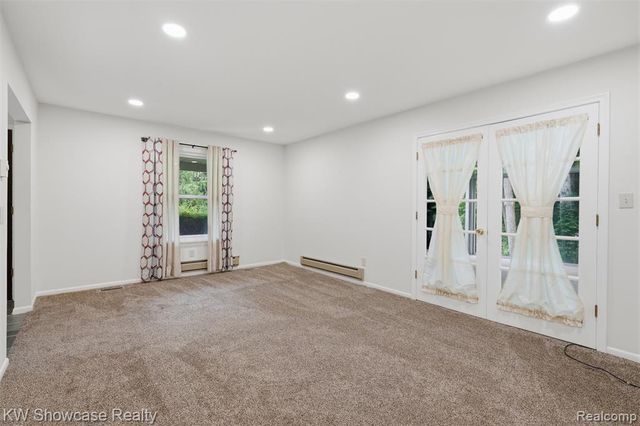 7125 Ridgewood Road, Clarkston, MI 48346
