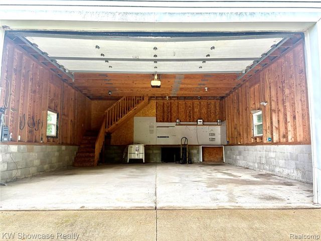 7125 Ridgewood Road, Clarkston, MI 48346