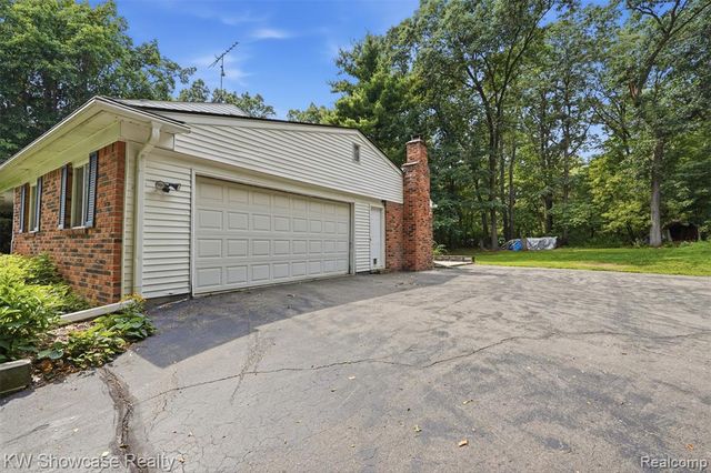 7125 Ridgewood Road, Clarkston, MI 48346