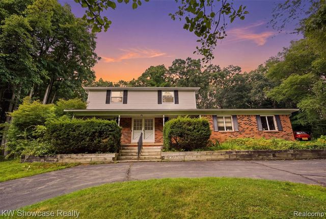 7125 Ridgewood Road, Clarkston, MI 48346