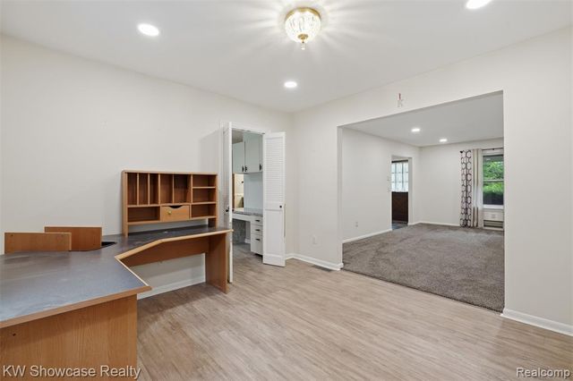 7125 Ridgewood Road, Clarkston, MI 48346