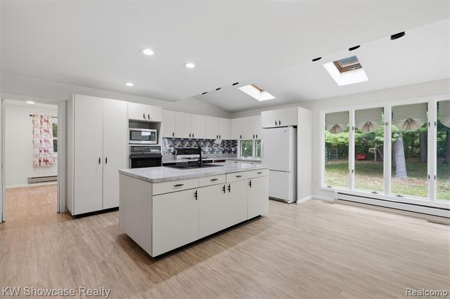 7125 Ridgewood Road, Clarkston, MI 48346