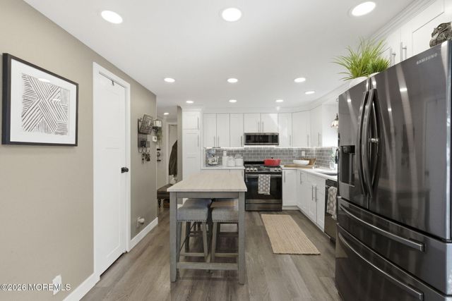 70 Deer Way, Manalapan, NJ 07726
