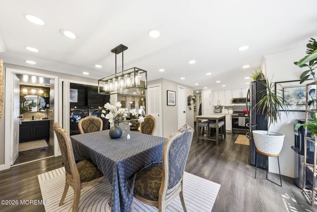 70 Deer Way, Manalapan, NJ 07726