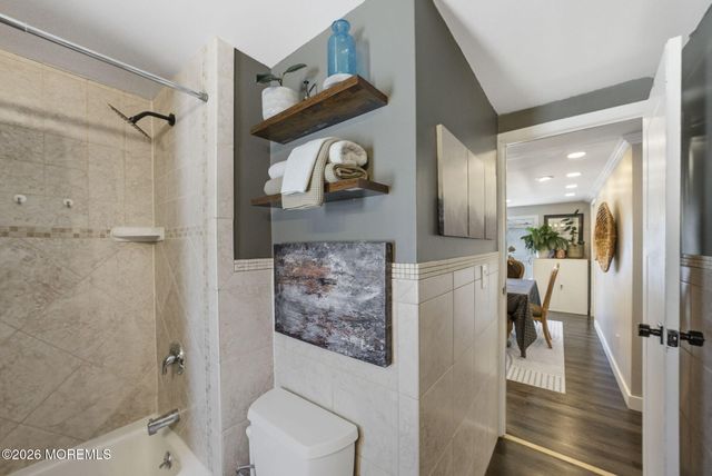 70 Deer Way, Manalapan, NJ 07726