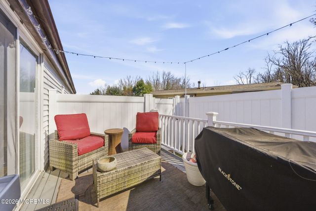 70 Deer Way, Manalapan, NJ 07726