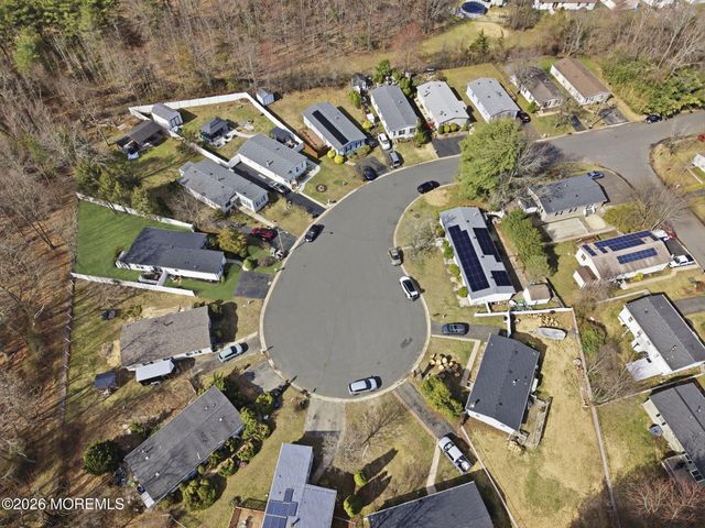 70 Deer Way, Manalapan, NJ 07726