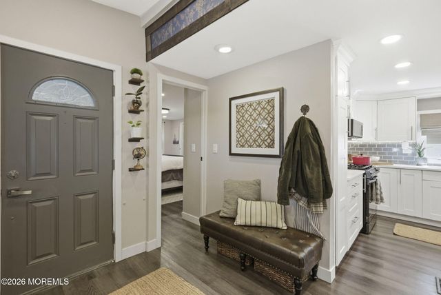 70 Deer Way, Manalapan, NJ 07726