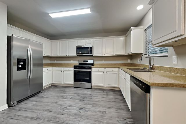 32414 Angler Park, Conroe, TX 77385