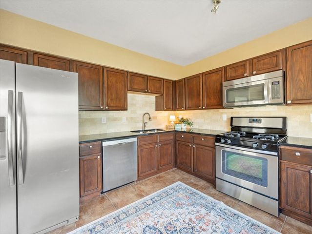 817 Edgefield Road, Fort Worth, TX 76107