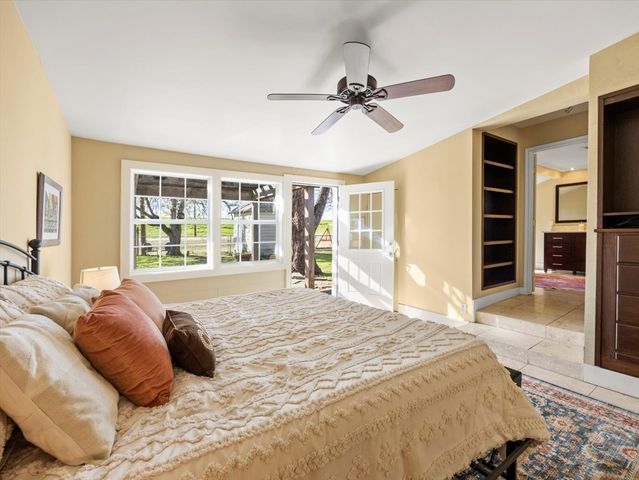 817 Edgefield Road, Fort Worth, TX 76107