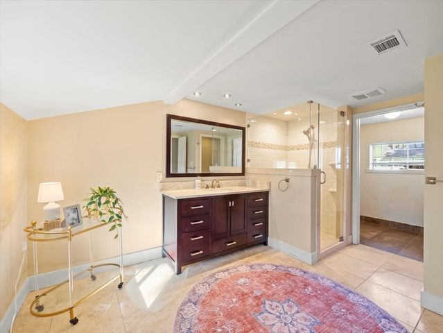 817 Edgefield Road, Fort Worth, TX 76107