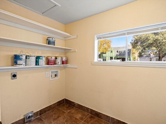 817 Edgefield Road, Fort Worth, TX 76107