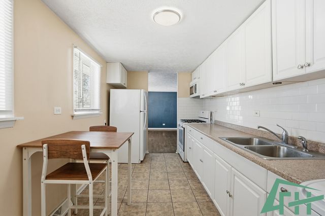 16515 Plymouth Drive, Markham, IL 60428