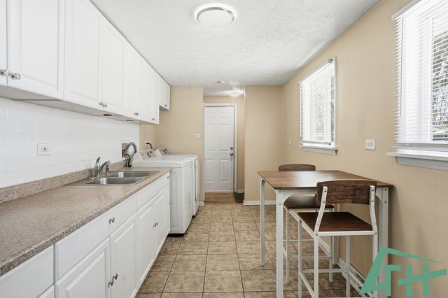 16515 Plymouth Drive, Markham, IL 60428