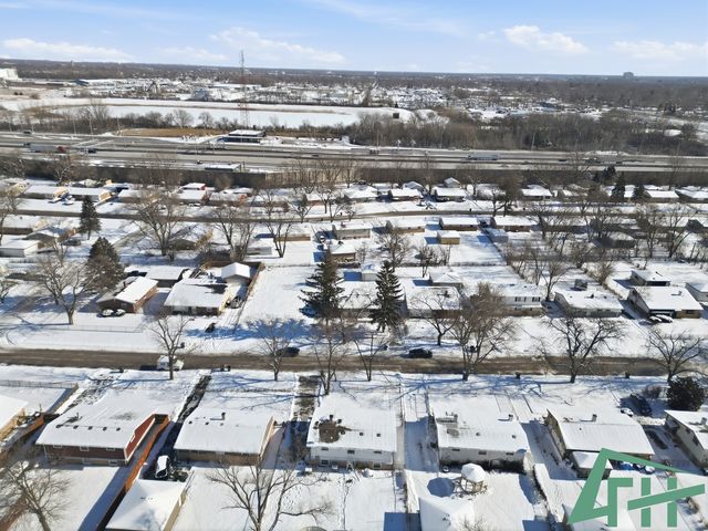 16515 Plymouth Drive, Markham, IL 60428