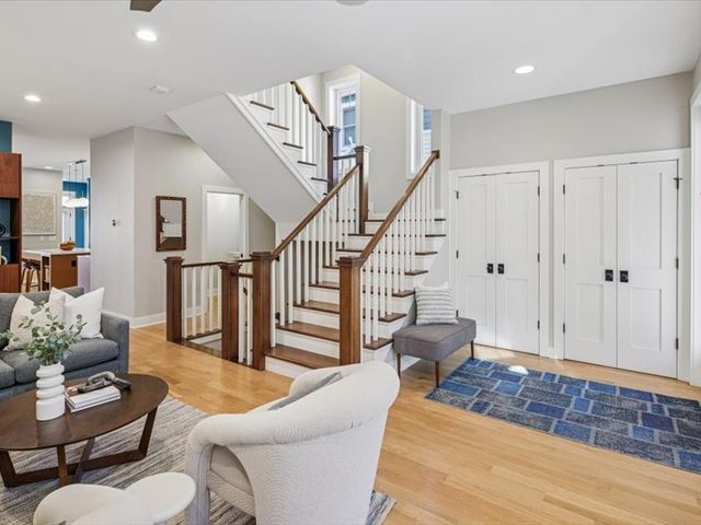 4542 N Leavitt Street, Chicago, IL 60625