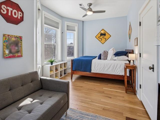 4542 N Leavitt Street, Chicago, IL 60625