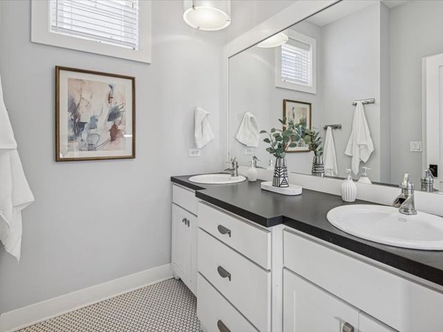 4542 N Leavitt Street, Chicago, IL 60625