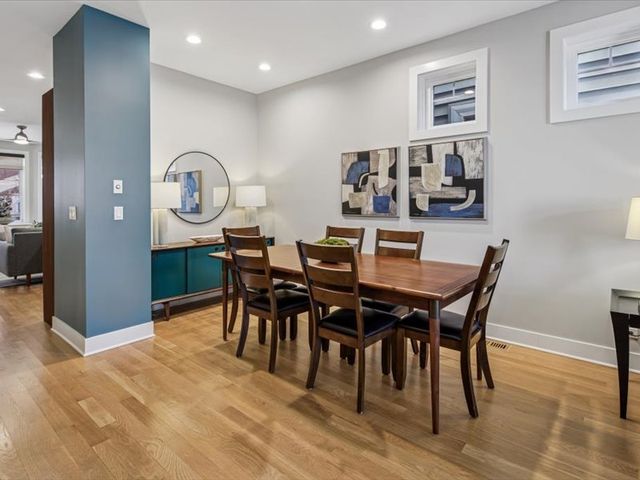 4542 N Leavitt Street, Chicago, IL 60625