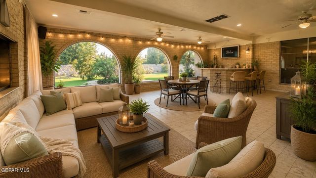 10601 CAUSEWAY Drive, El Paso, TX 79935