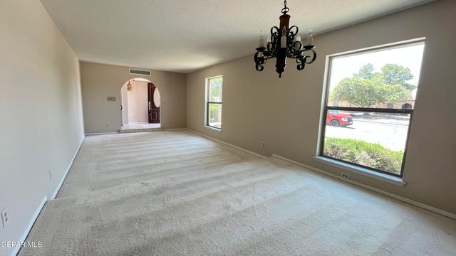 10601 CAUSEWAY Drive, El Paso, TX 79935