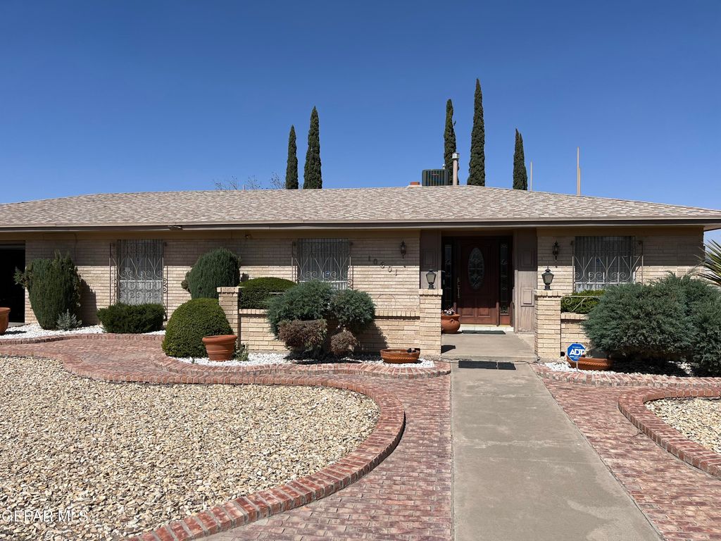 10601 CAUSEWAY Drive, El Paso, TX 79935