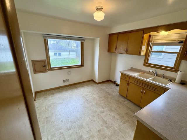 4160 N 69th STREET, Milwaukee, WI 53216