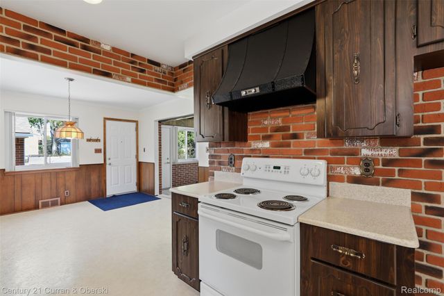 2464 Cornell Street, Dearborn, MI 48124