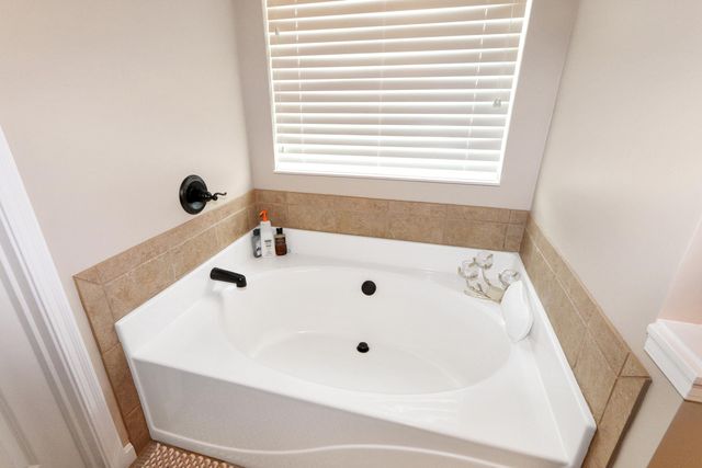 8640 Treeline Drive, Florence, KY 41042