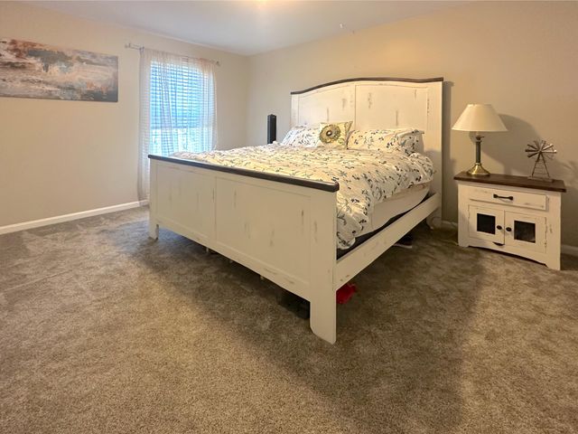 8640 Treeline Drive, Florence, KY 41042