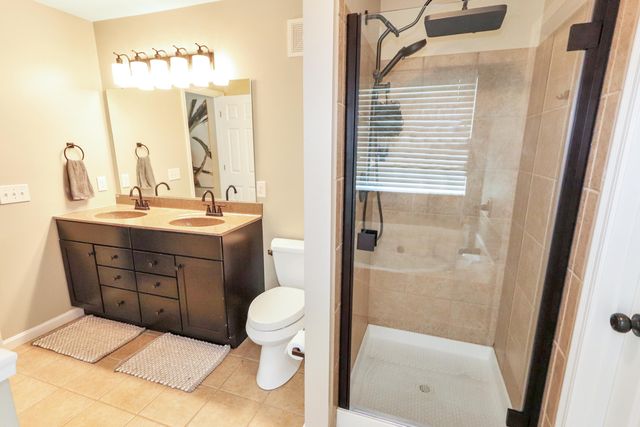 8640 Treeline Drive, Florence, KY 41042