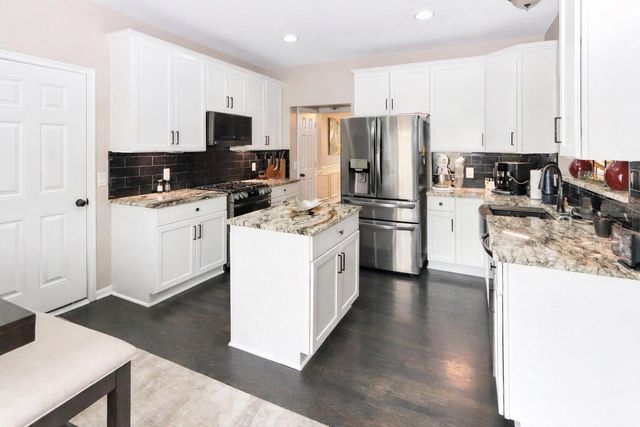 8640 Treeline Drive, Florence, KY 41042