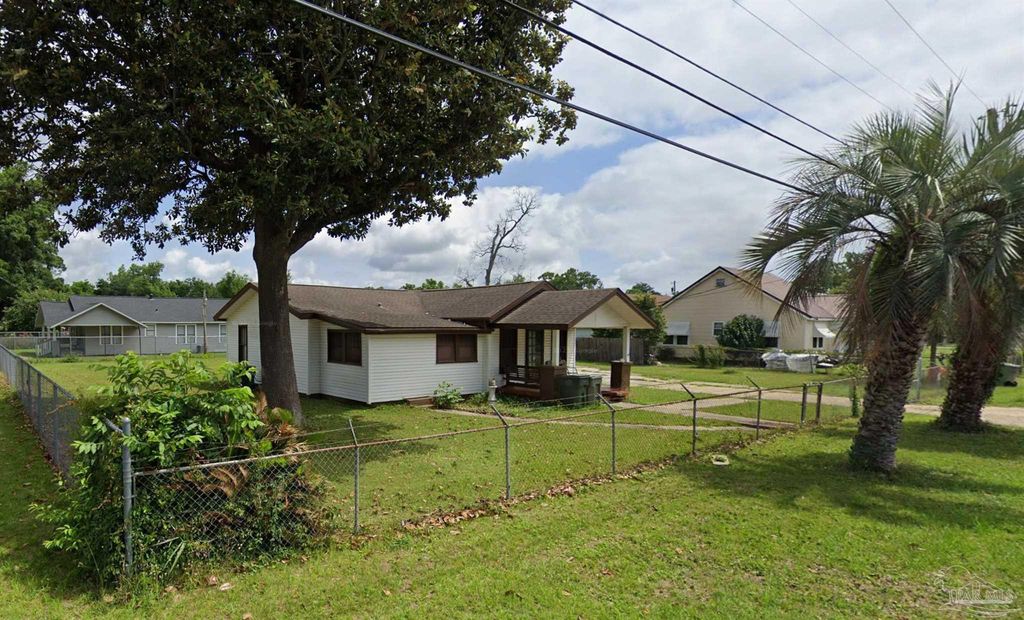 2440 W Desoto, Pensacola, FL 32505