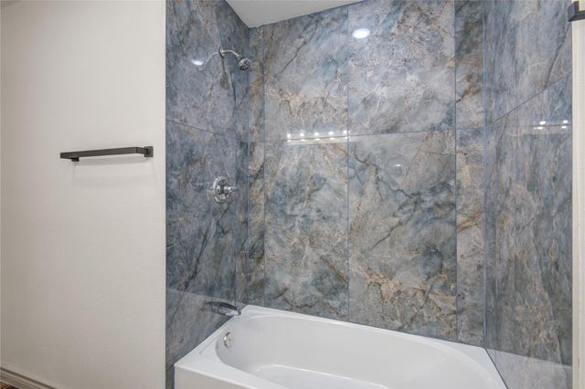 1530 W 10th Street, Freeport, TX 77541