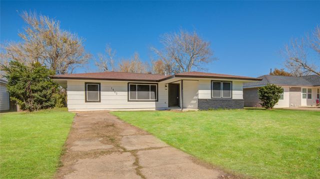 1530 W 10th Street, Freeport, TX 77541